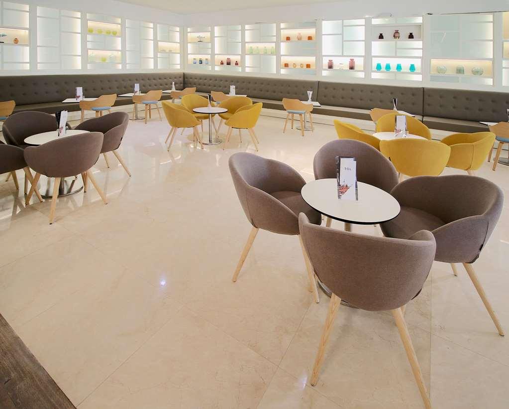 索尔唐玛可酒店 托雷莫利诺斯 餐厅 照片